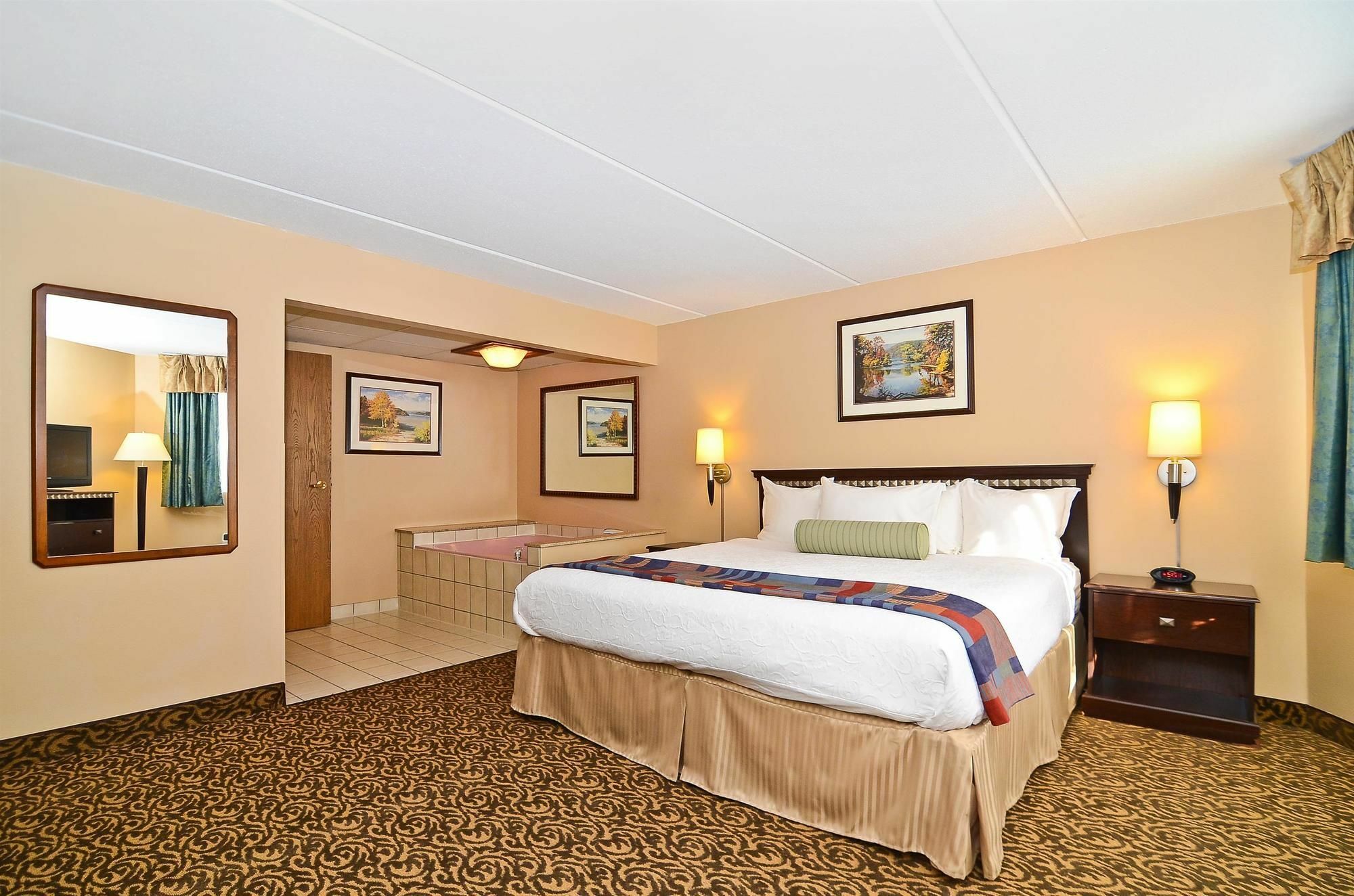 Surestay Plus Hotel By Best Western Black River Falls Kültér fotó